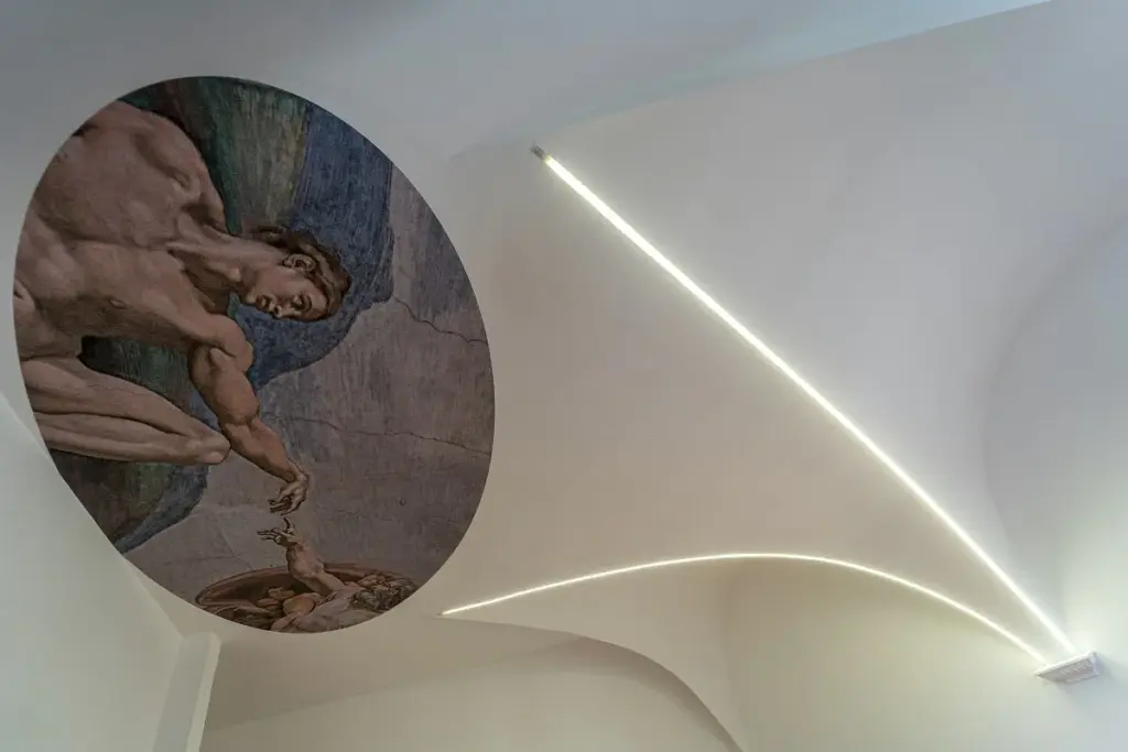 Progetto di architettura e interior design per B&B: realizzazione volta in cartongesso su misura con illuminazione LED integrata.